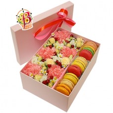 Цветы и Macarons в коробке №2